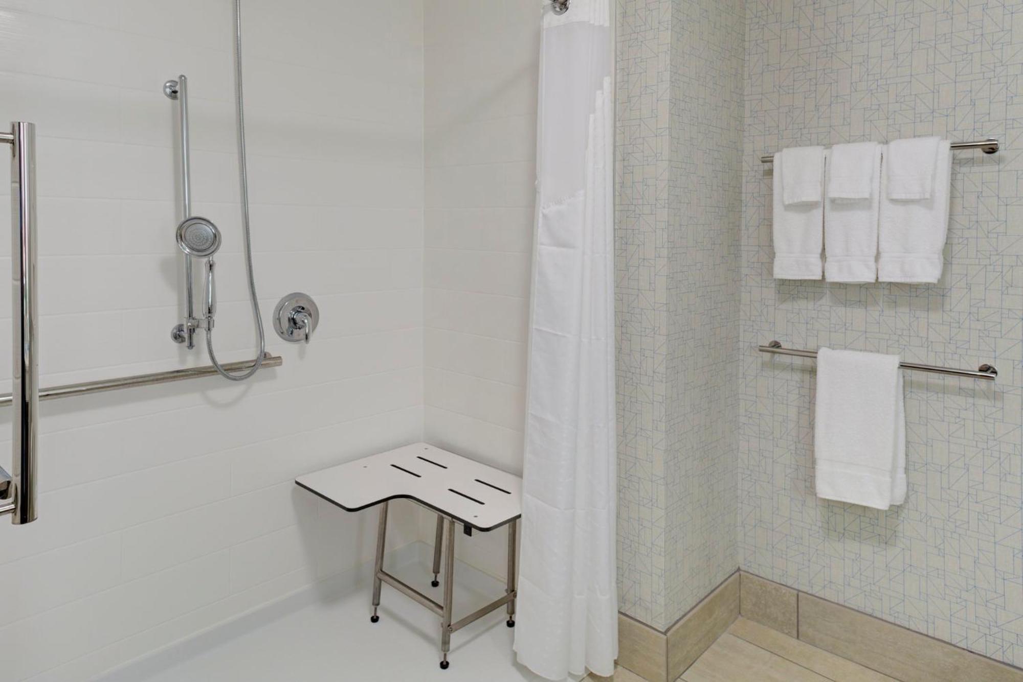 Holiday Inn Express & Suites - King George - Dahlgren By Ihg Alden Exterior photo